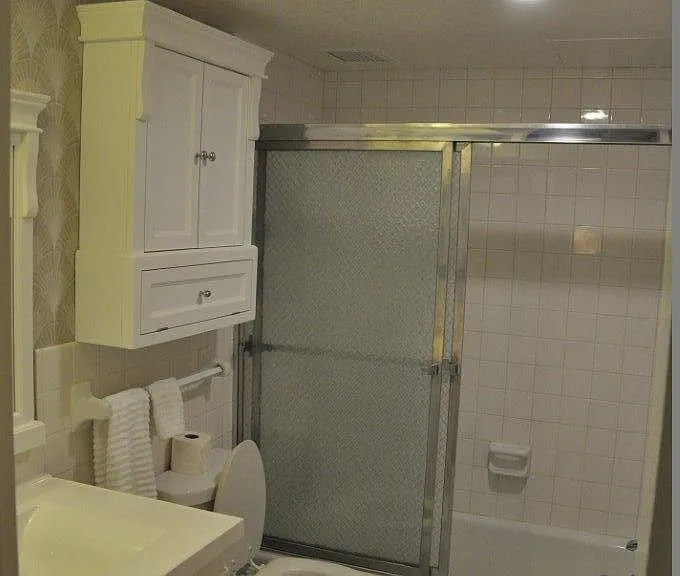 2nd bathroom