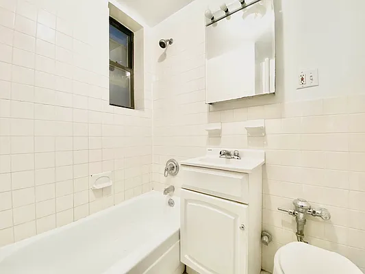 Rented by Bond New York | media 24