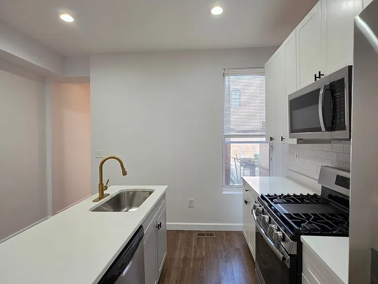 905 N Patterson Park Ave — Photo 9