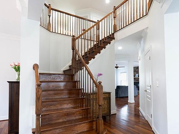 5th image of 16309 Sandy Ridge Ct