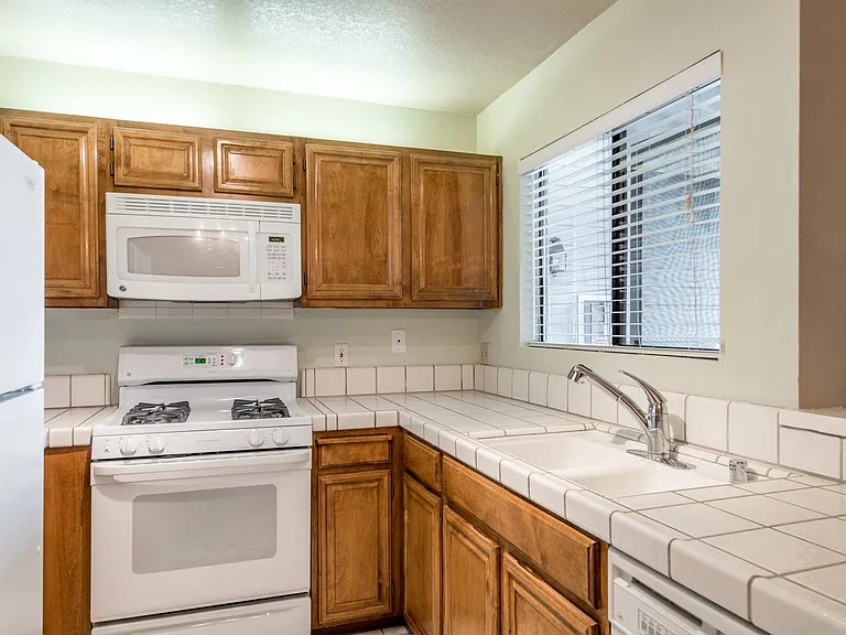 3651 Knollwood Ter #312 — Photo 5