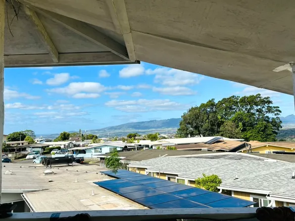 2532 Komo Mai Dr, Pearl City, HI 96782