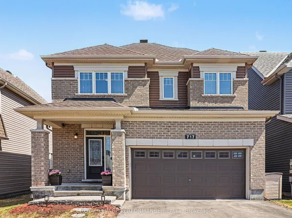 717 Magnolia St, Ottawa, ON K4A 0Z2