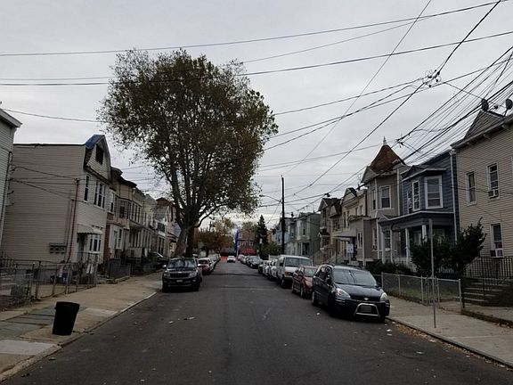 4th image of 34 Clarke Ave