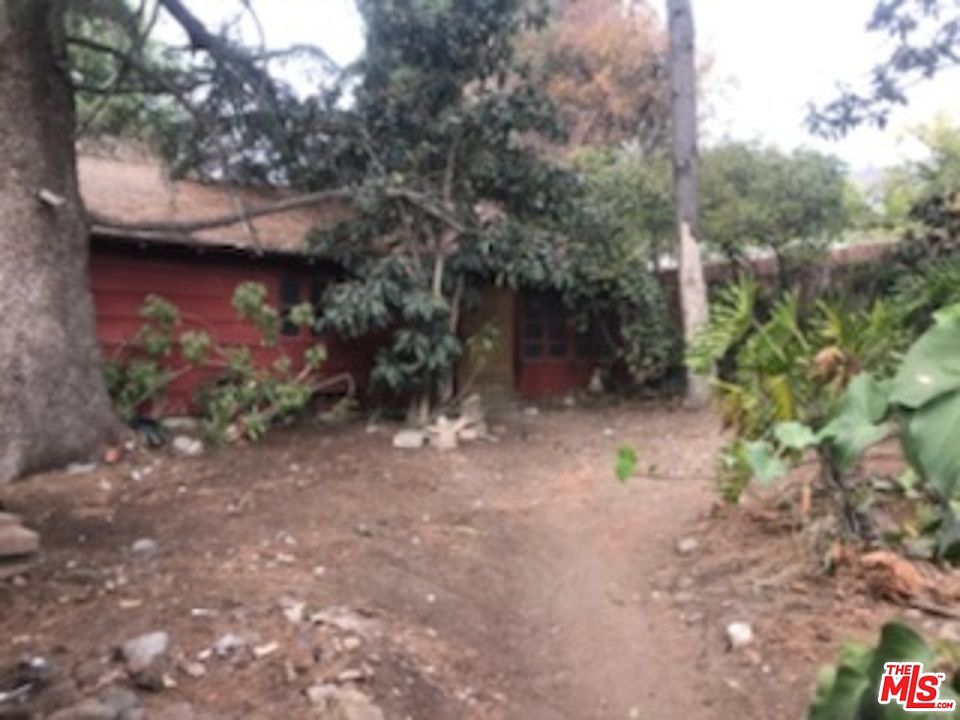 1st image of 112 E Las Flores Dr