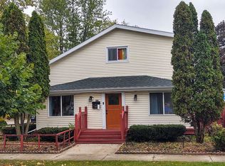 433 Haskins St, Lake Geneva, WI 53147