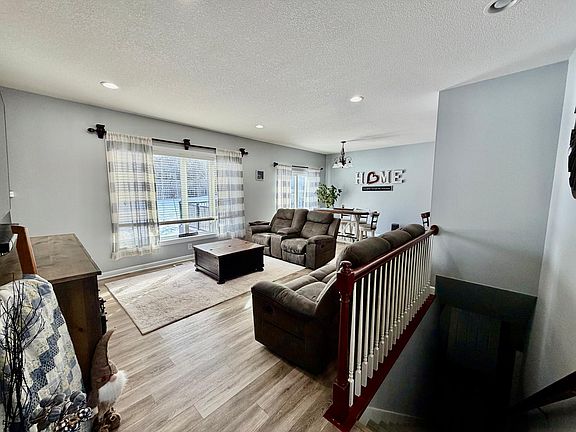 3rd image of 502 Maplebrook Dr NE
