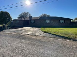 2102 Avenue P, Anson, TX 79501