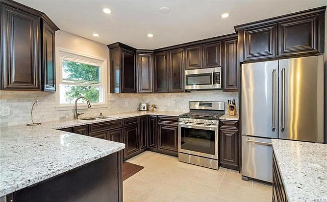 1st image of 7 Vincent Dr