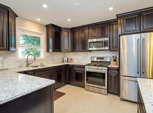 7 Vincent Dr, Middletown, NY 10940