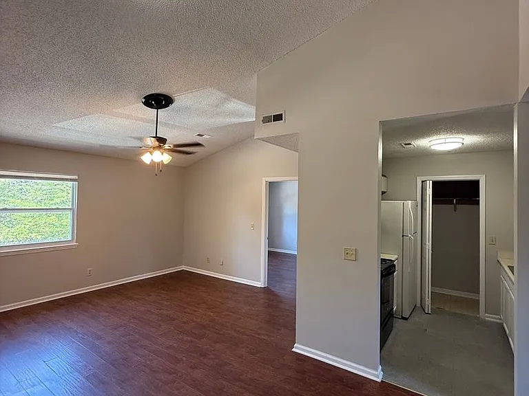 1806 E Woods Ln — Photo 1