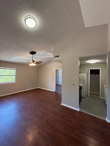 Three bedroom, two bath condo in High Point Photo 1 Three bedroom, two bath condo in High Point Photo 1