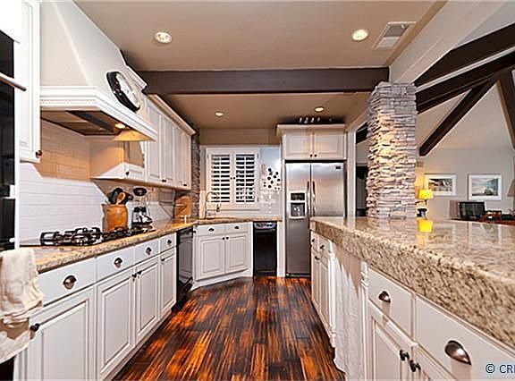 5th image of 956 Gardenia Way