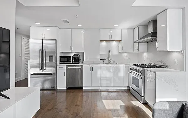 262 Monsignor Obrien Hwy #705 — Photo 3