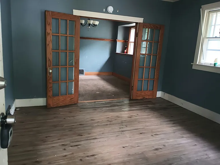 2420 N Peoria Ave — Photo 6