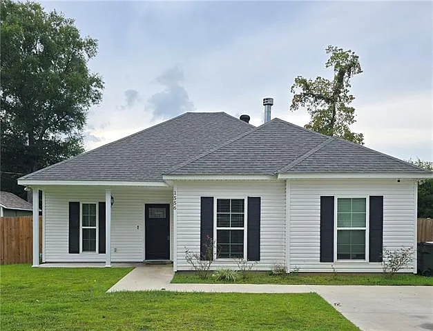 1556 Live Oak St