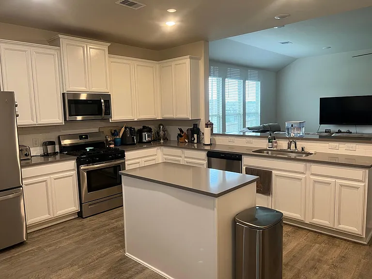 11425 Natalia Ln — Photo 12