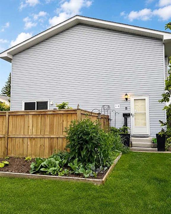 1st image of 4810 S 40th Ave SW #11