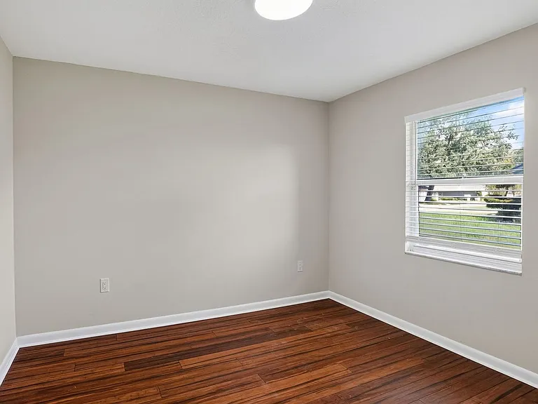 1201 Burlington Ct — Photo 25