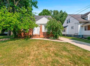 1395 Irene Rd, Lyndhurst, OH 44124