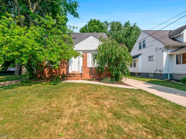 1395 Irene Rd, Lyndhurst, OH 44124