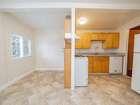 4th image of 527-531 59th St