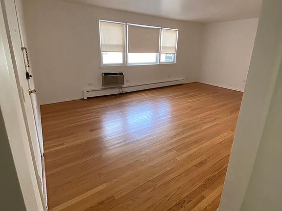 3rd image of 6540 N Damen Ave APT 1E