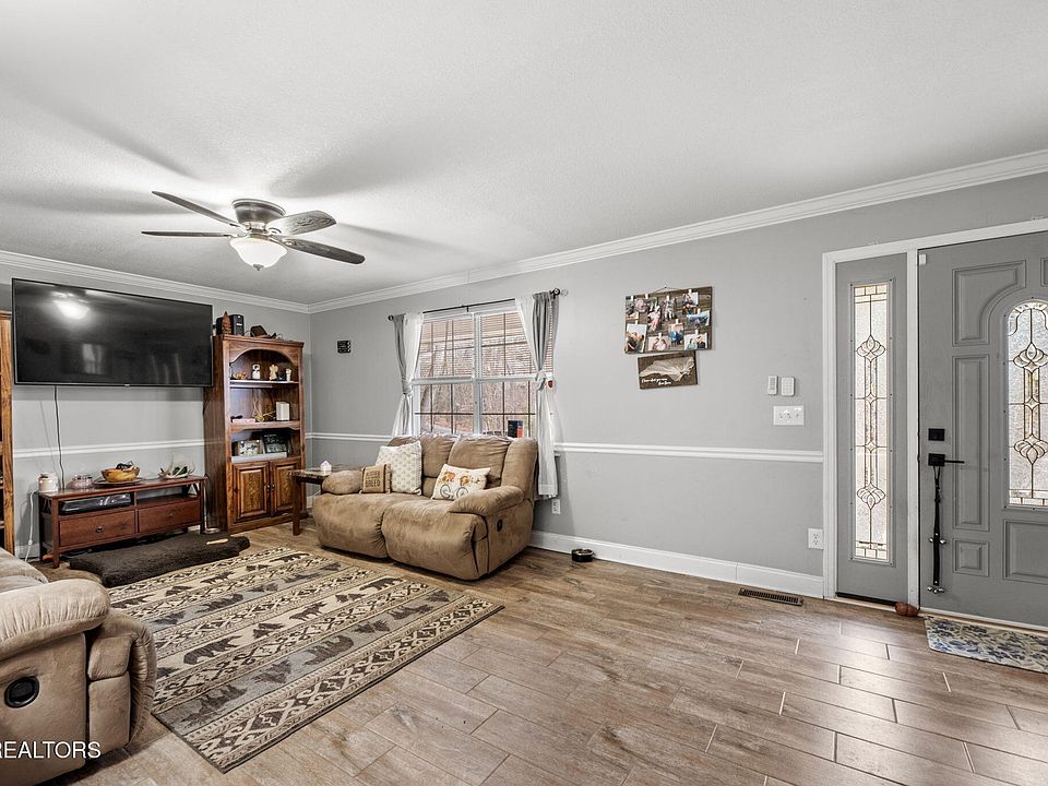 583 Hilltop Dr, Jacksboro, TN 37757 | Zillow