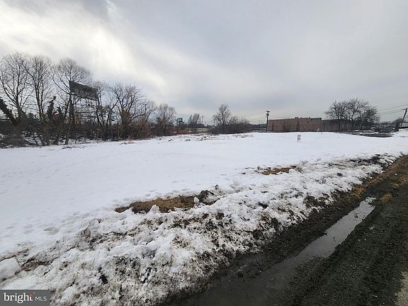 5th image of 3600 Earl Ave
