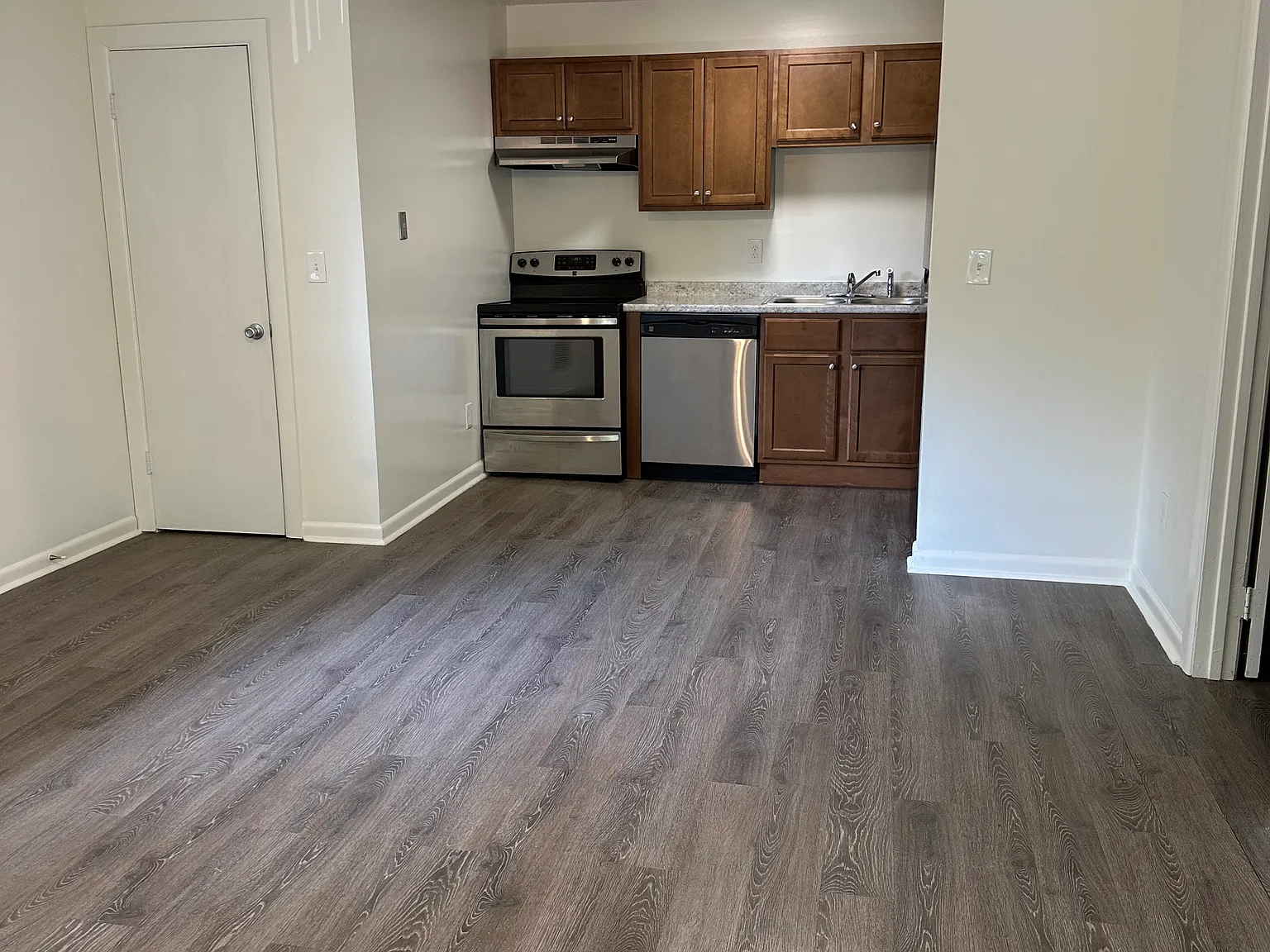 1 bed, 550 sqft, $775 — Photo 2
