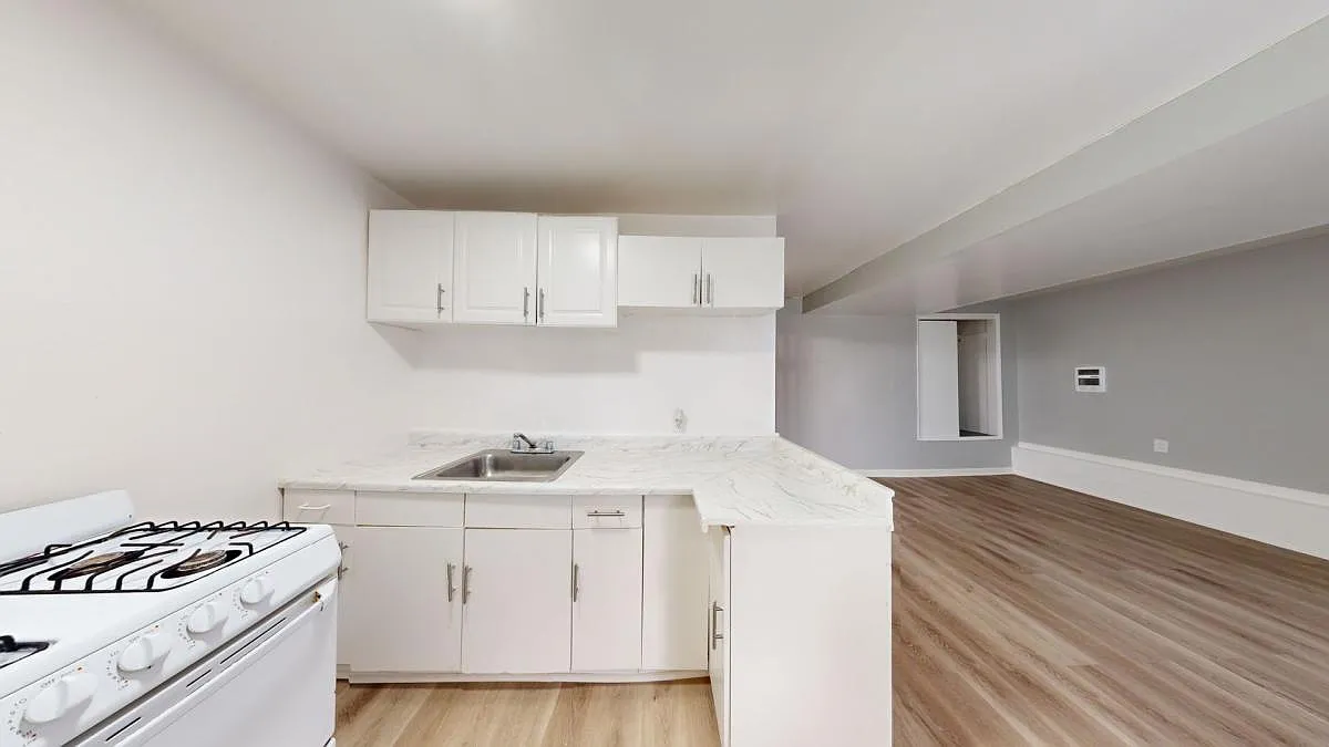 7036 MacArthur Blvd — Photo 2
