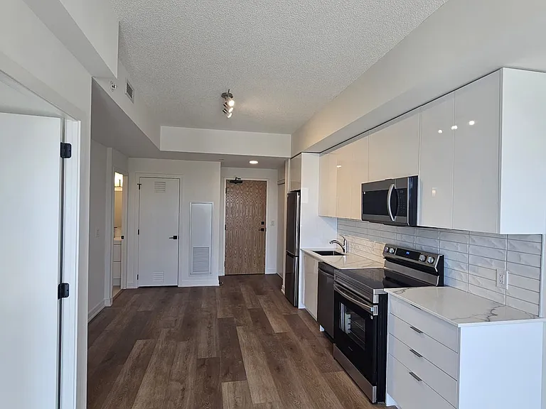 33 Erie Ave #614 — Photo 12