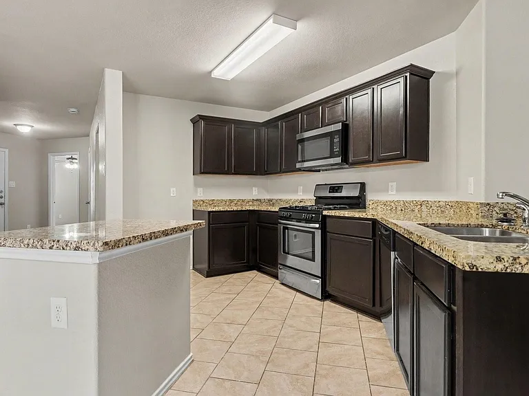 21622 Messara Ct — Photo 8