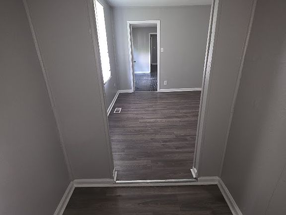 2nd image of 723 Lynn St #723