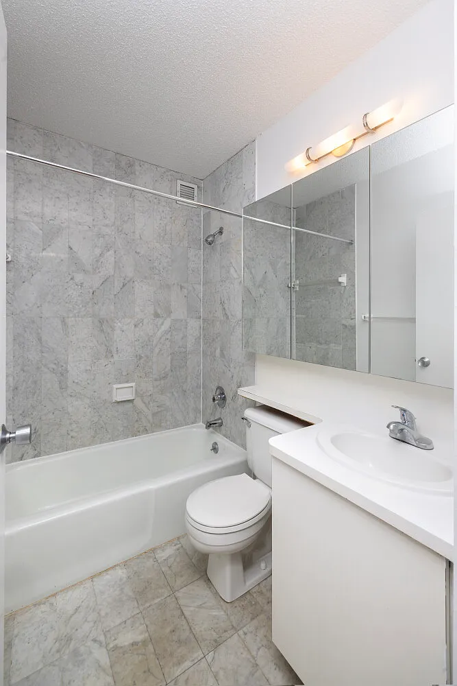 115 East 34th Street — Photo 4