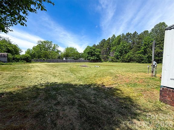 5th image of 3889 Needmore Rd