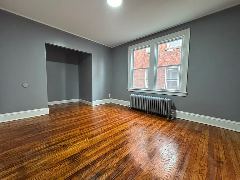 1069 Capitol Ave #2E — Photo 2