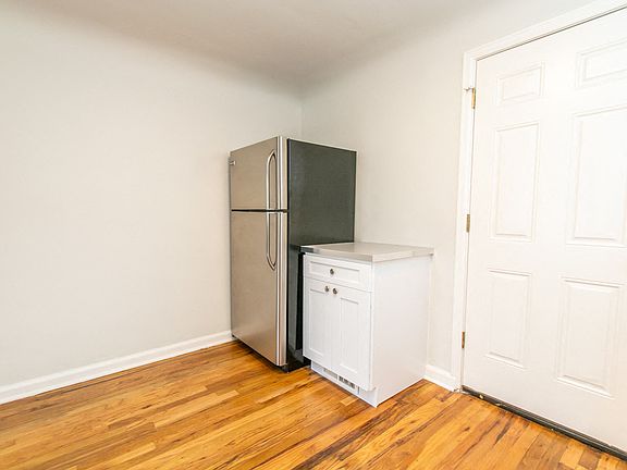 4th image of 2220 Harlan St #2365187