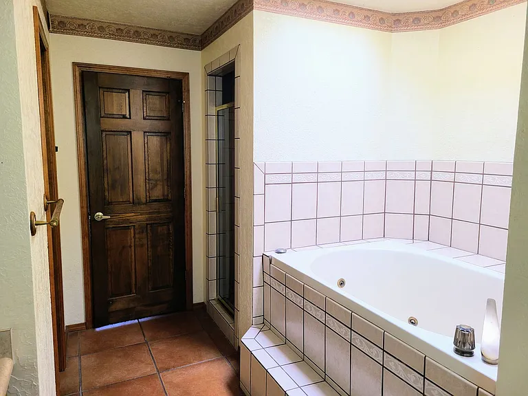 6912 La Costa Dr NE — Photo 8