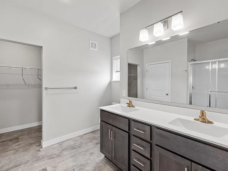 255 Robins Rd — Photo 53