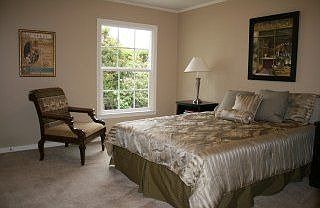 4th image of 286 Village Way