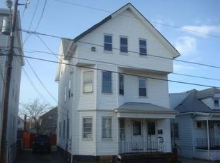 36 Grosvenor Ave #2, Providence, RI 02908