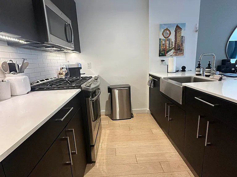535 W 43rd St #11B — Photo 8