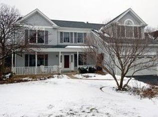 315 Southampton Dr, Geneva, IL 60134