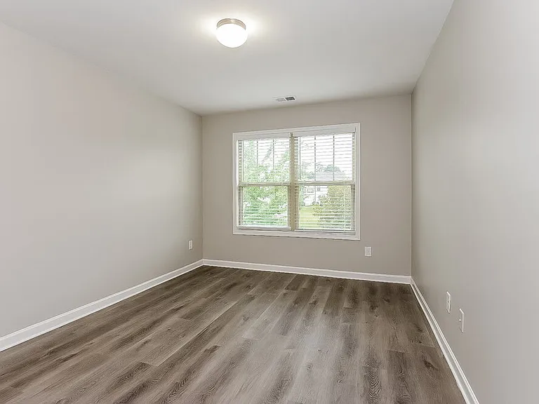 4038 Lake Manor Way — Photo 13