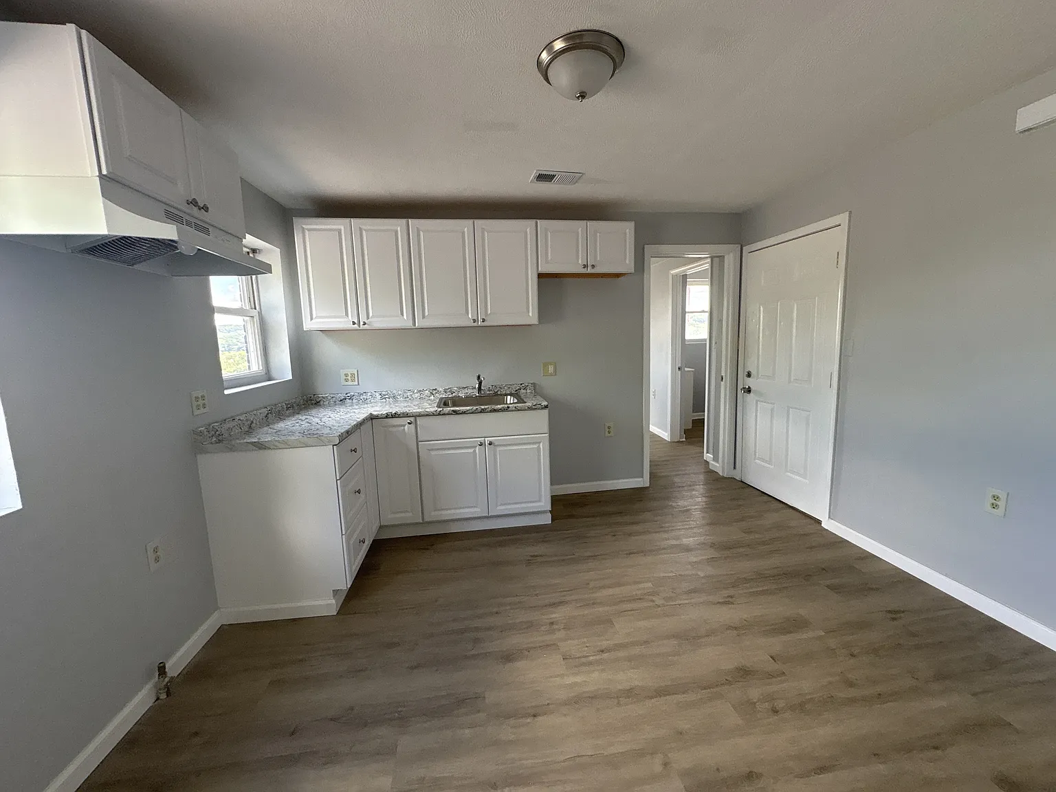 1450 Fleming Avenue - 3 — Photo 2