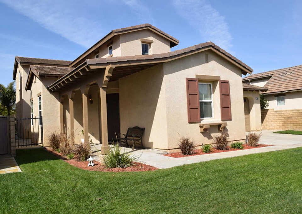 1st image of 2027 Mission Hills Dr