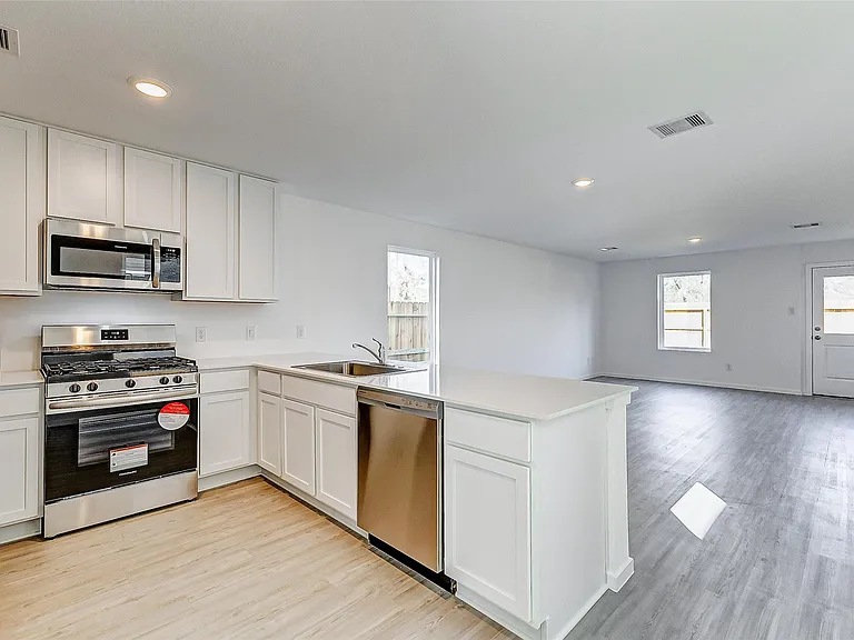 21438 Carosella Dr — Photo 4