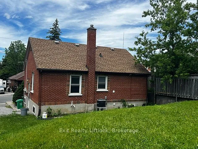 303 Caddy St — Photo 13