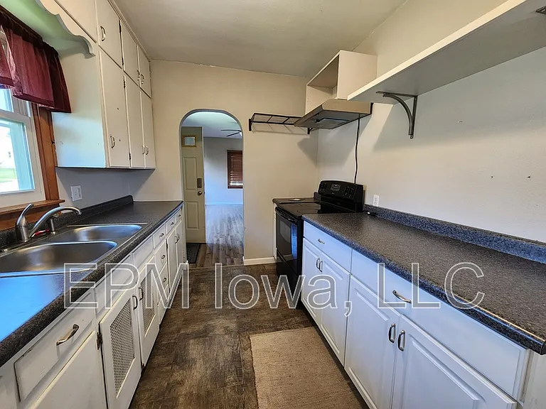 867 Maxwell St — Photo 5